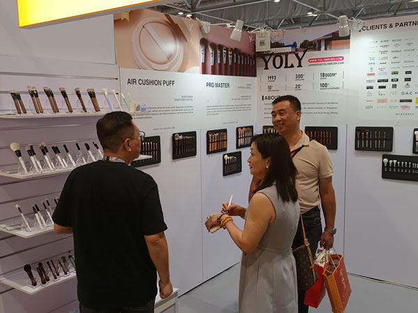 Cosmopack Asia 2024 de la chaîne d'approvisionnement de beauté de Yoly Group en Asie-Pacifique a conclu avec succès